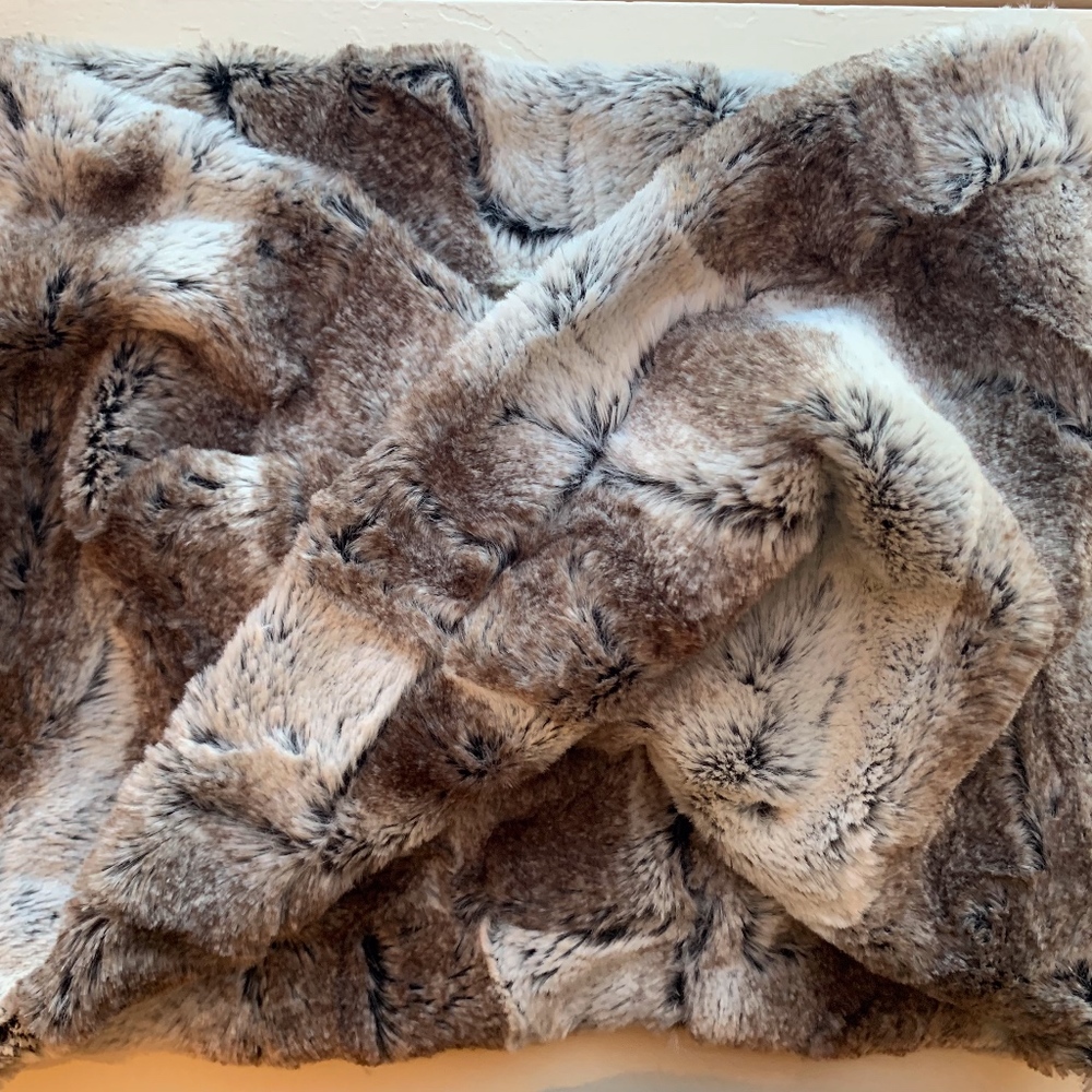 Pandemonium Seattle Faux Fur Neck Warmer